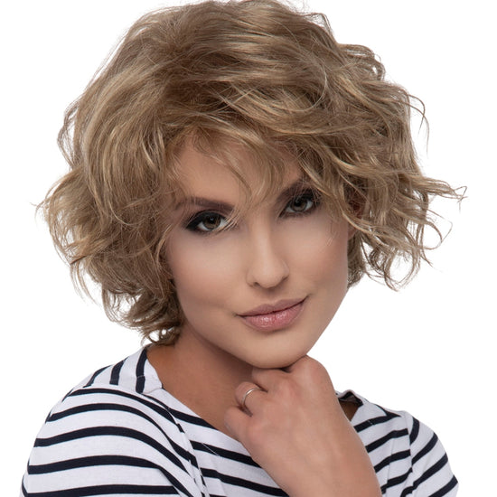 gift a Cancer Kinship Kinner beauty wig to a cancer survivor 