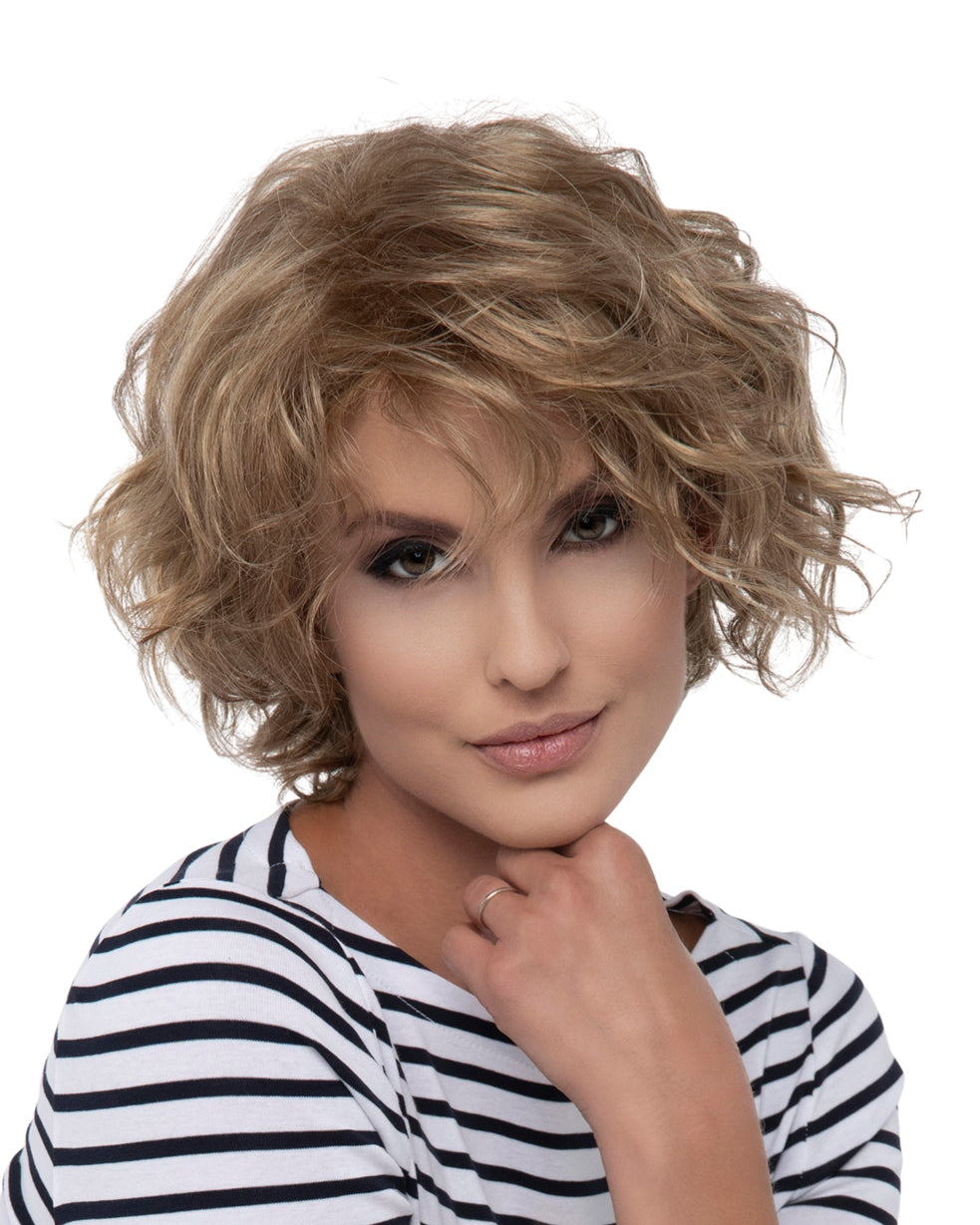 gift a Cancer Kinship Kinner beauty wig to a cancer survivor 